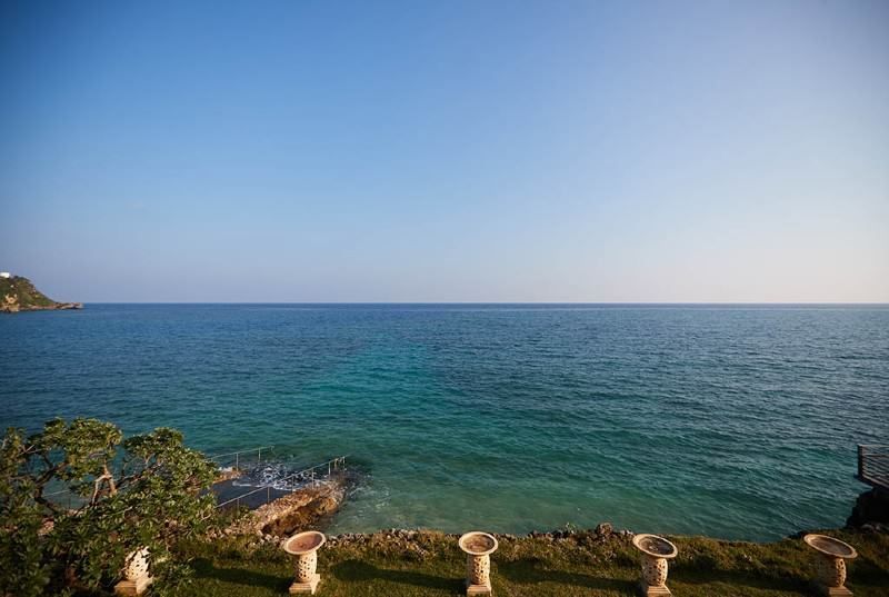 Oceanfront Land with Kominka in Nakijin, Okinawa - 7,244 Tsubo - Thumbnail 3
