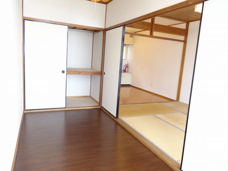 2DK Apartment for Rent in Naha Hikawa, Okinawa - 45,000 Yen - Thumbnail 4