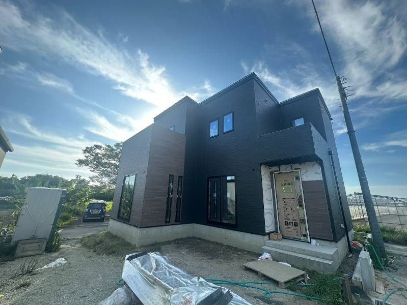 New 4LDK House for Sale in Tomigusuku City, Okinawa - Thumbnail 3
