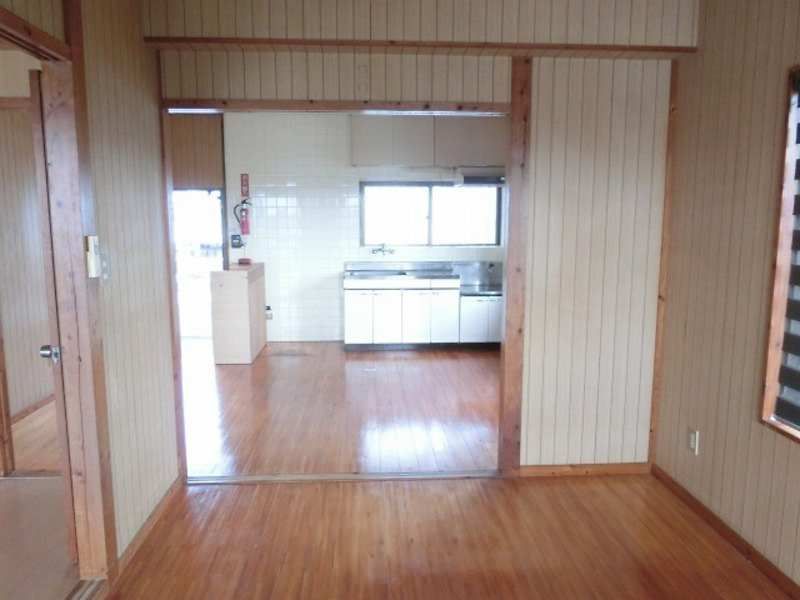 1LDK Apartment with Free Wi-Fi in Ginowan, Okinawa - Thumbnail 3