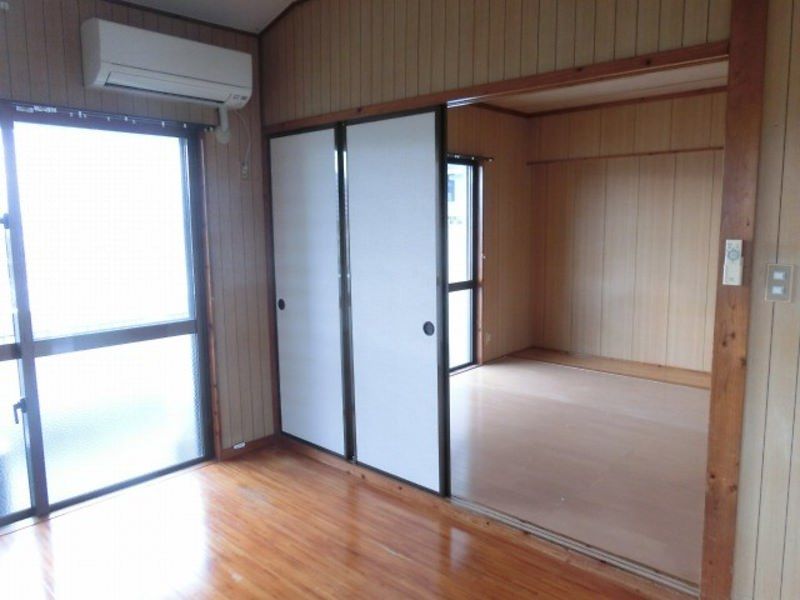 1LDK Apartment with Free Wi-Fi in Ginowan, Okinawa - Thumbnail 2