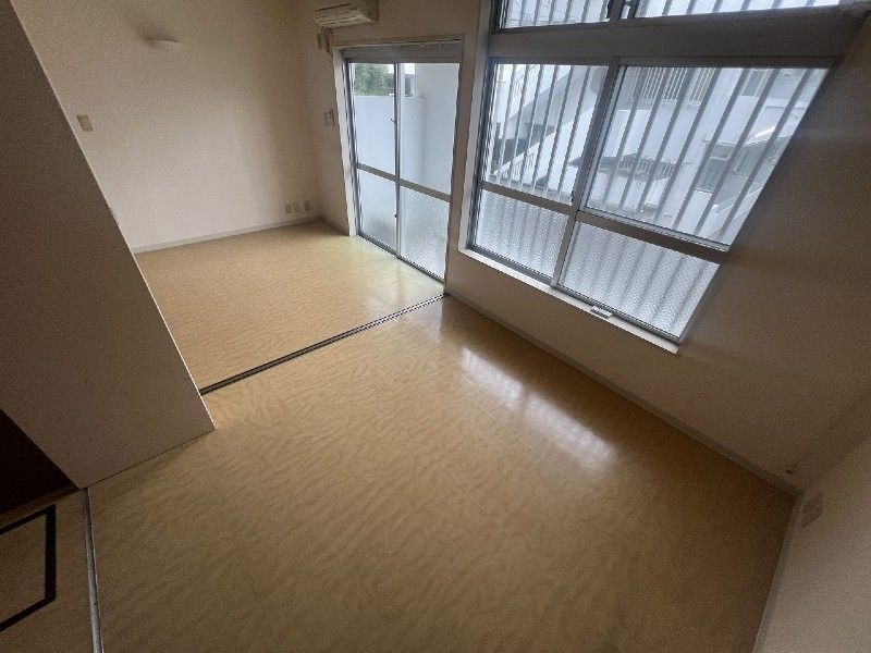 Refurbished 1LDK Apartment for Rent in Urasoe, Okinawa - Thumbnail 4