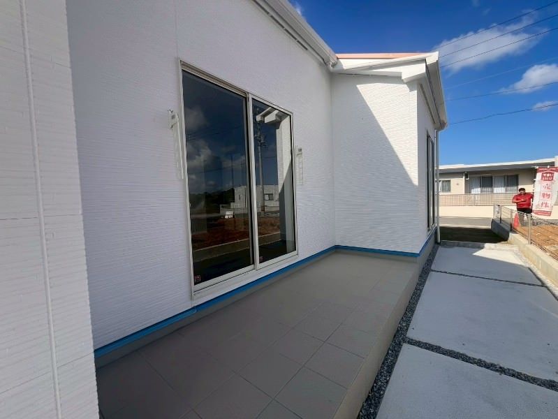 New 2025 3LDK Wooden House in Yomitan Village, Okinawa - Thumbnail 4