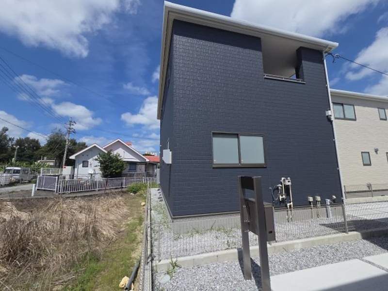 New 4LDK House for Sale in Uruma, Okinawa - Thumbnail 2