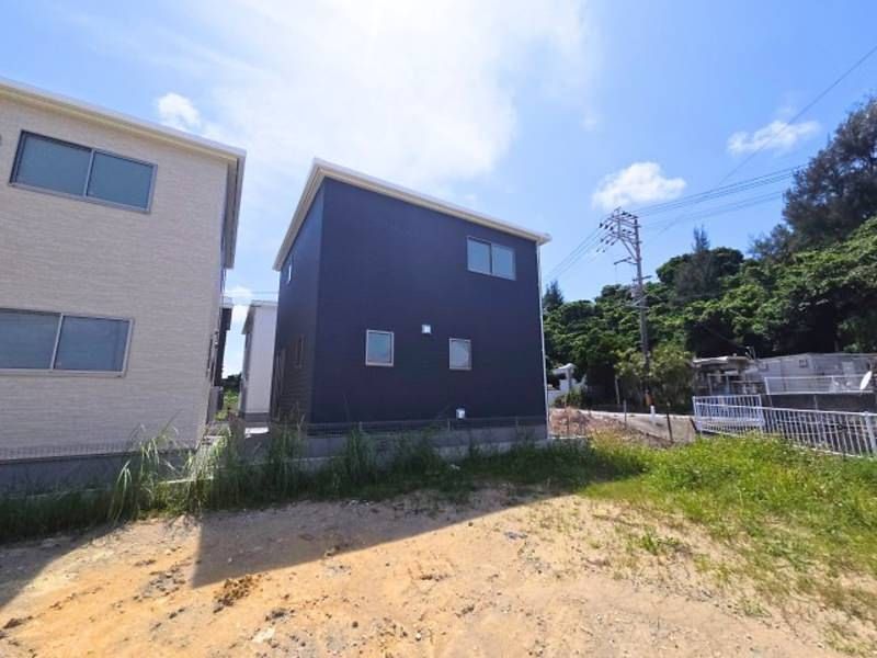 New 4LDK House for Sale in Uruma, Okinawa - Thumbnail 3
