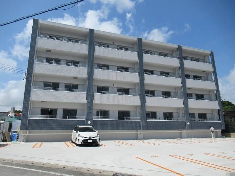 Vue Terrace IKEHARA 3DK Apartment for Rent in Kin, Okinawa - Thumbnail 2
