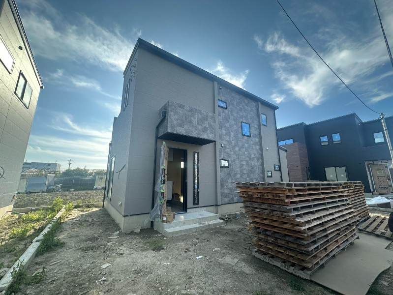 Newly Built 4LDK House for Sale in Tomigusuku, Okinawa - Thumbnail 3