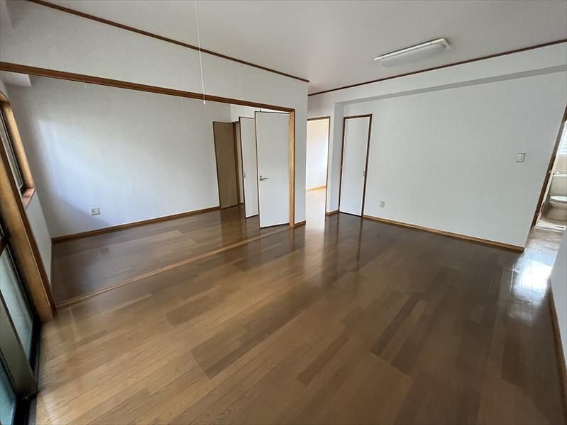 Spacious 3LDK Apartment for Rent in Naha, Okinawa - Near Gibo Station - Thumbnail 4