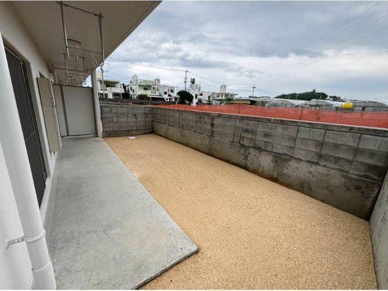 Modern 2LDK Apartment for Rent in Itoman, Okinawa - Mountain View Hyaku - Thumbnail 4