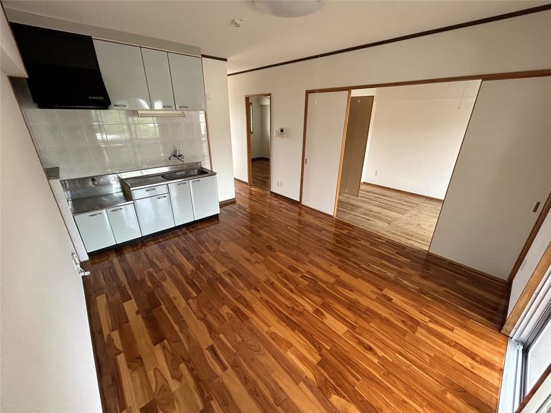 2LDK Apartment for Rent in Tomigusuku City, Okinawa - Thumbnail 4
