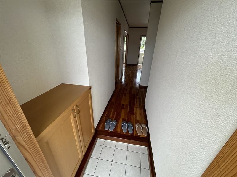 2LDK Apartment for Rent in Tomigusuku City, Okinawa - Thumbnail 3