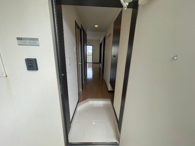 Comfort SK 2LDK Apartment for Rent in Okinawa City - Thumbnail 4