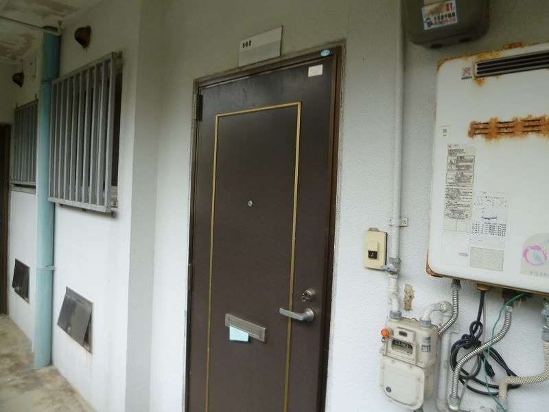 Yukari-so II 2DK Apartment for Rent in Urasoe, Okinawa - Thumbnail 4