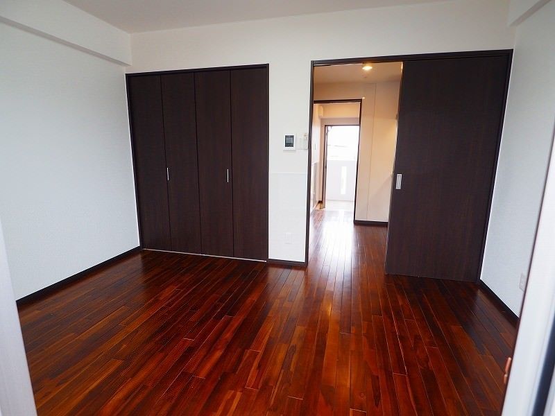 1K Apartment for Rent in Yomitan, Okinawa - 26.9 sqm - Thumbnail 2