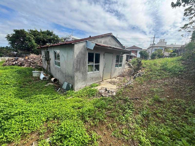 895.93 sqm Land for Sale in Misato, Okinawa City - Thumbnail 3