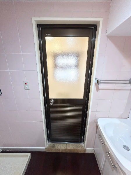Refurbished 2K Pet-Friendly Apartment for Rent in Ginowan, Okinawa - Thumbnail 4