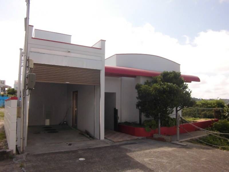 Large Sloped Land with Rental House in Tomigusuku, Okinawa - Thumbnail 3