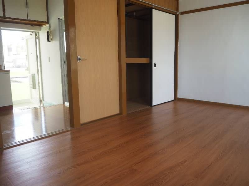1DK Apartment for Rent in Urasoe Taira, Okinawa - 35,000 Yen - Thumbnail 2