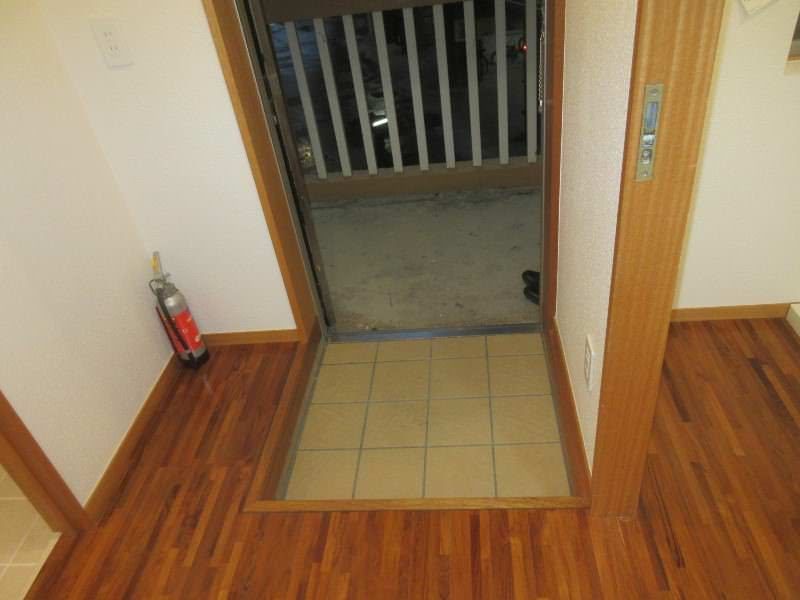 1LDK Apartment for Rent in Tsubogawa, Naha City, Okinawa - Thumbnail 3