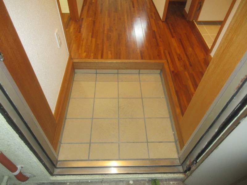 1LDK Apartment for Rent in Tsubogawa, Naha City, Okinawa - Thumbnail 2