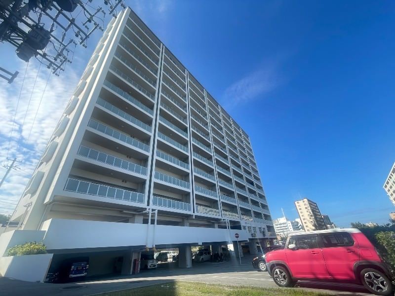 2019-Built 3LDK Apartment with 2 Parking Spaces in Ginowan, Okinawa - Thumbnail 3
