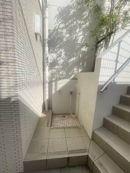 2019-Built 3LDK Apartment with 2 Parking Spaces in Ginowan, Okinawa - Thumbnail 2