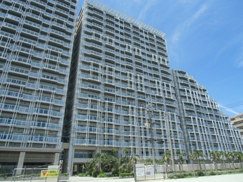 Altuere Mihama Chatan 3LDK Apartment with Ocean View & Pool - Thumbnail 2