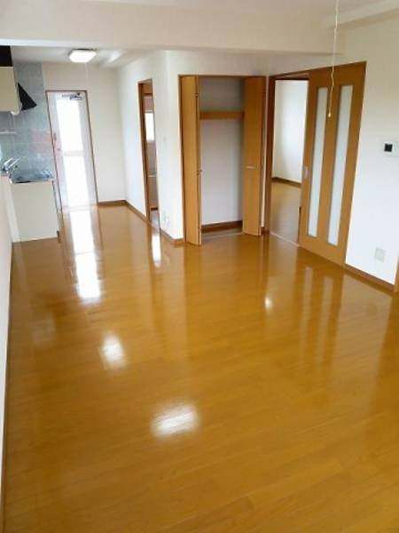 2LDK Apartment for Rent in Ginowan, Okinawa - 58.21 sqm - Thumbnail 3
