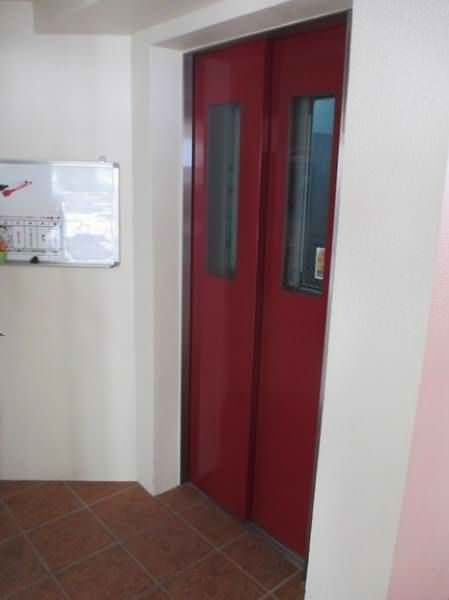 Sunshine New City 2-B: 2LDK Rental Apartment in Naha's Makabi - Thumbnail 3