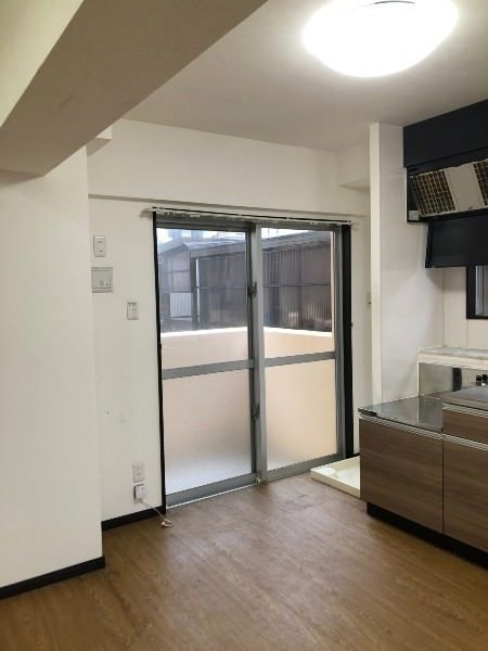 1R Apartment for Rent in Urasoe, Okinawa - 38.6㎡, Auto-Lock - Thumbnail 4