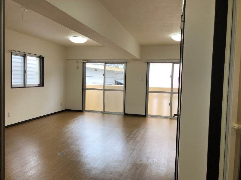 1R Apartment for Rent in Urasoe, Okinawa - 38.6㎡, Auto-Lock - Thumbnail 3