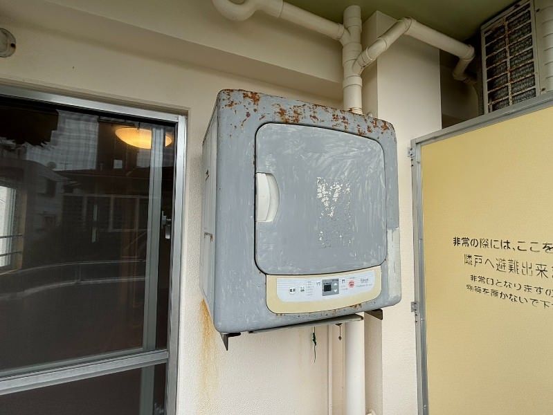 1K Apartment for Rent in Tomigusuku, Okinawa - Sun Terrace Sai - Thumbnail 2