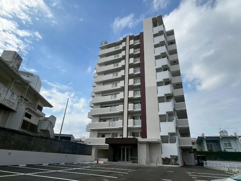 New 2025 3LDK Apartment in Okinawa City with 2 Parking Spaces - Thumbnail 2