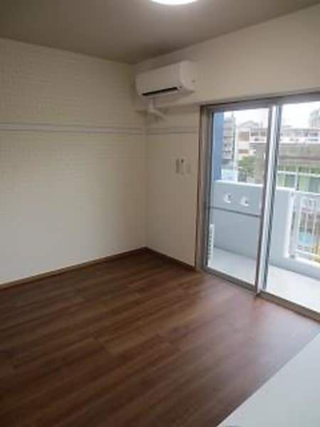 1R Apartment for Rent in Uchima, Urasoe, Okinawa - Thumbnail 4