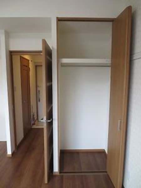 1R Apartment for Rent in Uchima, Urasoe, Okinawa - Thumbnail 2