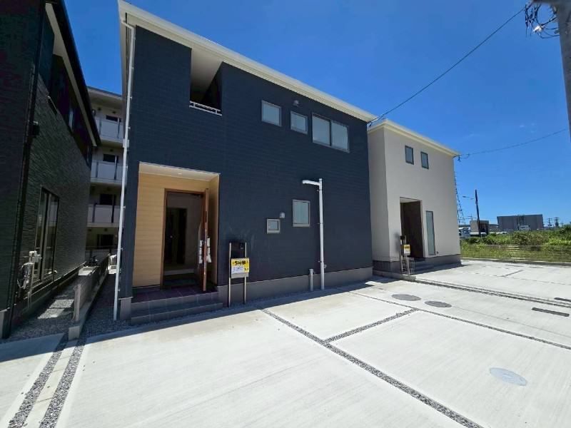 New 3LDK House for Sale in Maekawa, Uruma City, Okinawa - Thumbnail 2
