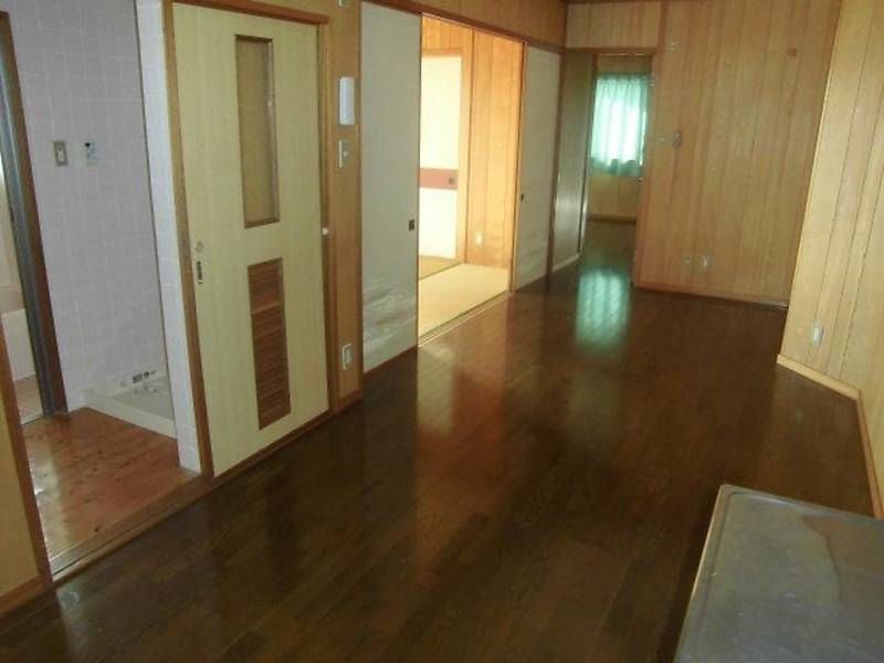 2LDK Apartment for Rent in Takahara, Okinawa City - Thumbnail 3
