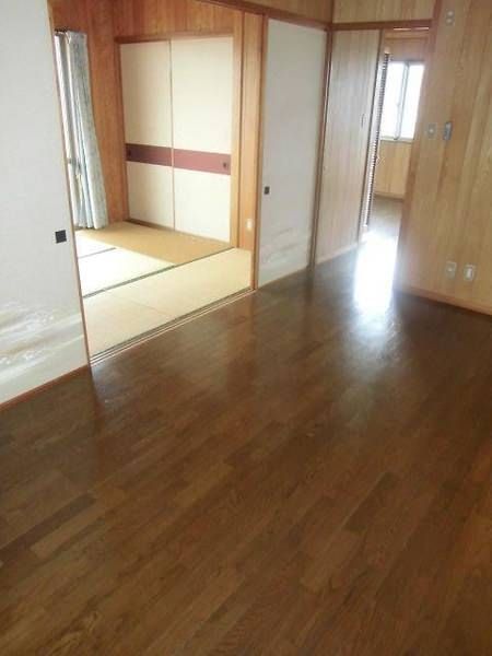 2LDK Apartment for Rent in Takahara, Okinawa City - Thumbnail 2