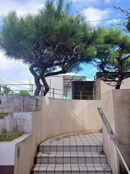 5LDK Detached House for Rent in Ginowan, Okinawa with Garden - Thumbnail 3