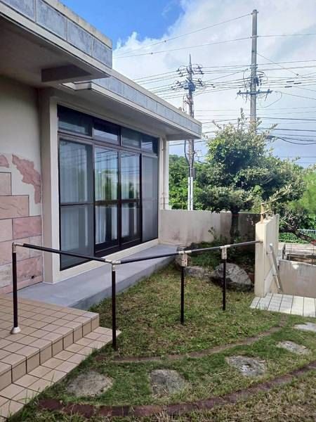 5LDK Detached House for Rent in Ginowan, Okinawa with Garden - Thumbnail 2