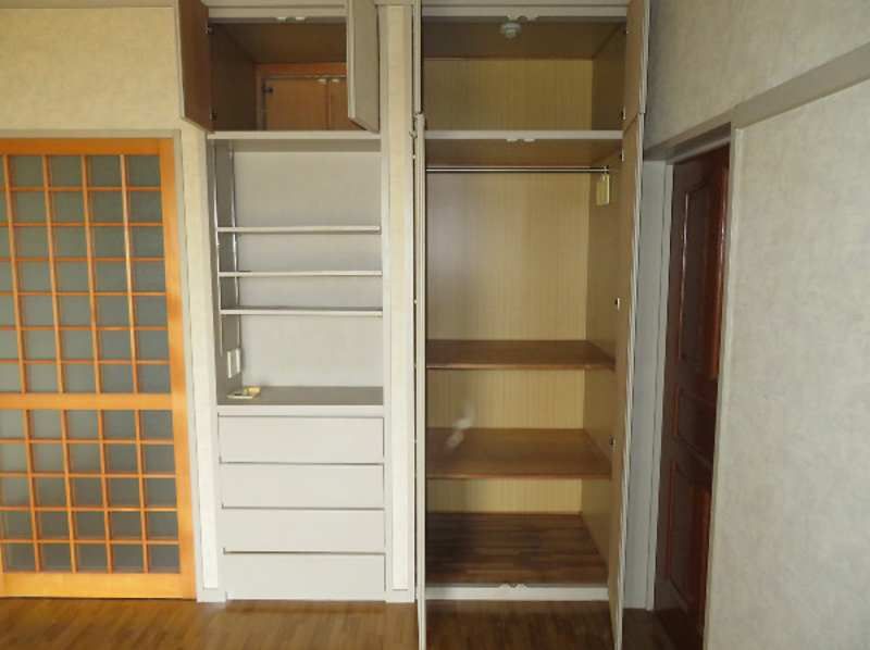 2DK Apartment for Rent in Ginowan City, Okinawa - ¥85,000 - Thumbnail 3