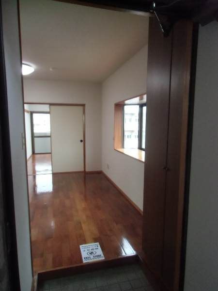 Seasonal View 2DK Apartment for Rent in Nakagusuku Village, Okinawa - Thumbnail 2