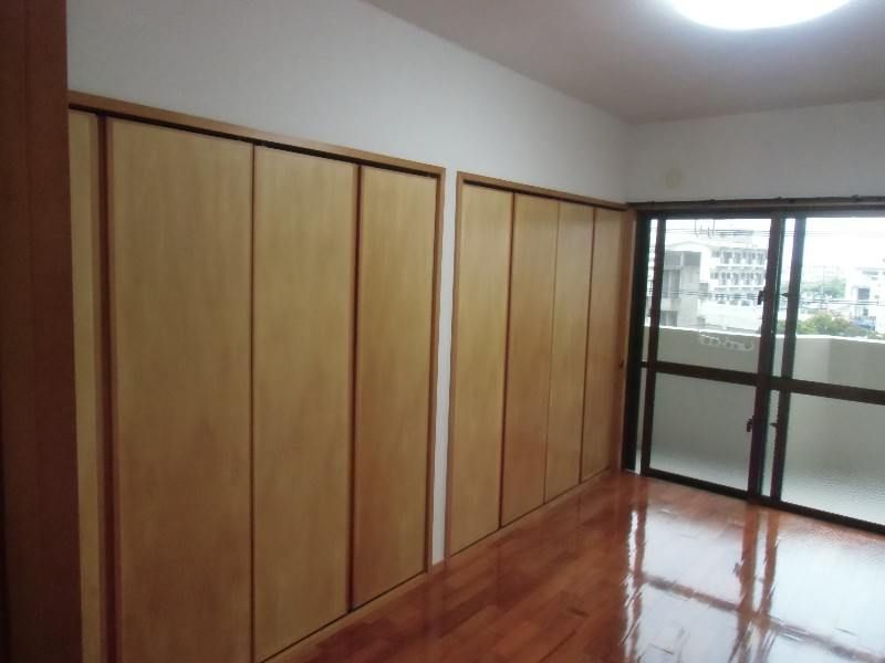 Seasonal View 2DK Apartment for Rent in Nakagusuku Village, Okinawa - Thumbnail 3
