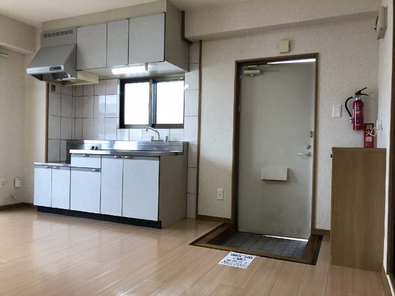 2DK Apartment for Rent in Itoman, Okinawa - 45.36 sqm - Thumbnail 4