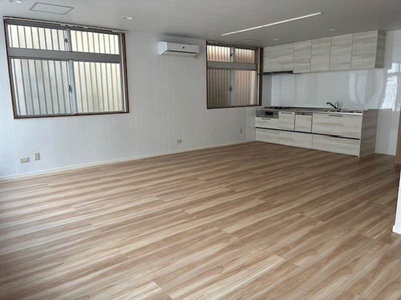 4LDK Detached House for Rent in Naha, Okinawa - Pet Friendly - Thumbnail 2