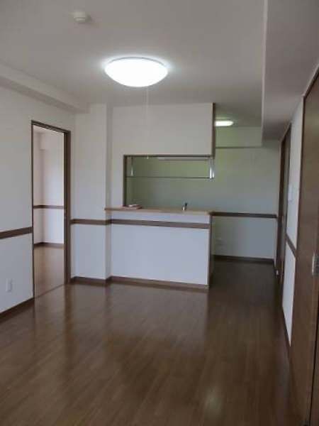 2LDK Apartment for Rent in Uebaru, Naha City, Okinawa - Thumbnail 3