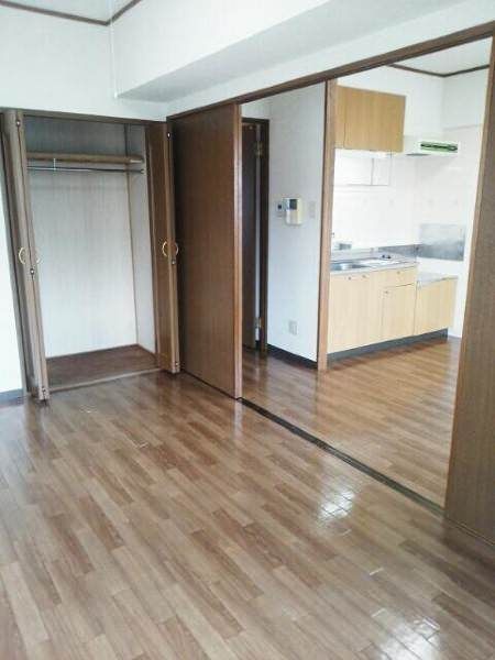 Chateau Marvellous 2DK Apartment for Rent in Naha, Okinawa - Thumbnail 3
