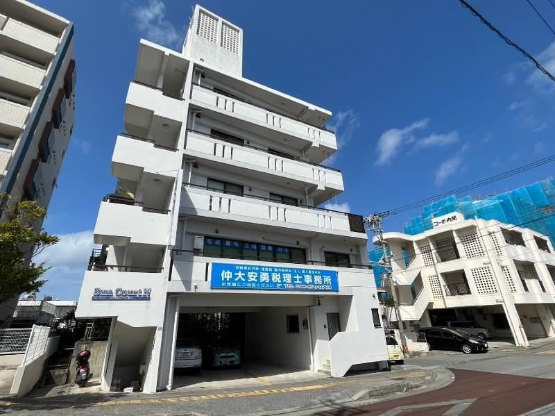 Sun Court N 2DK Apartment for Rent in Urasoe, Okinawa - Thumbnail 2