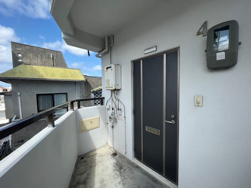 Sun Court N 2DK Apartment for Rent in Urasoe, Okinawa - Thumbnail 3