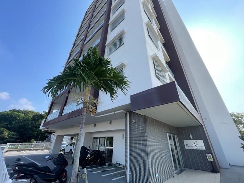 Renovated 2LDK Corner Apartment in Okinawa City's Premium Court Yogi - Image 1